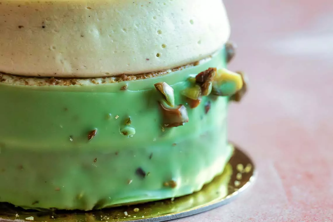 Green pistachio cake.